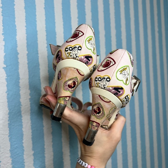 Chanel Pink Heart Embellished Sandals - Picture 3 of 5